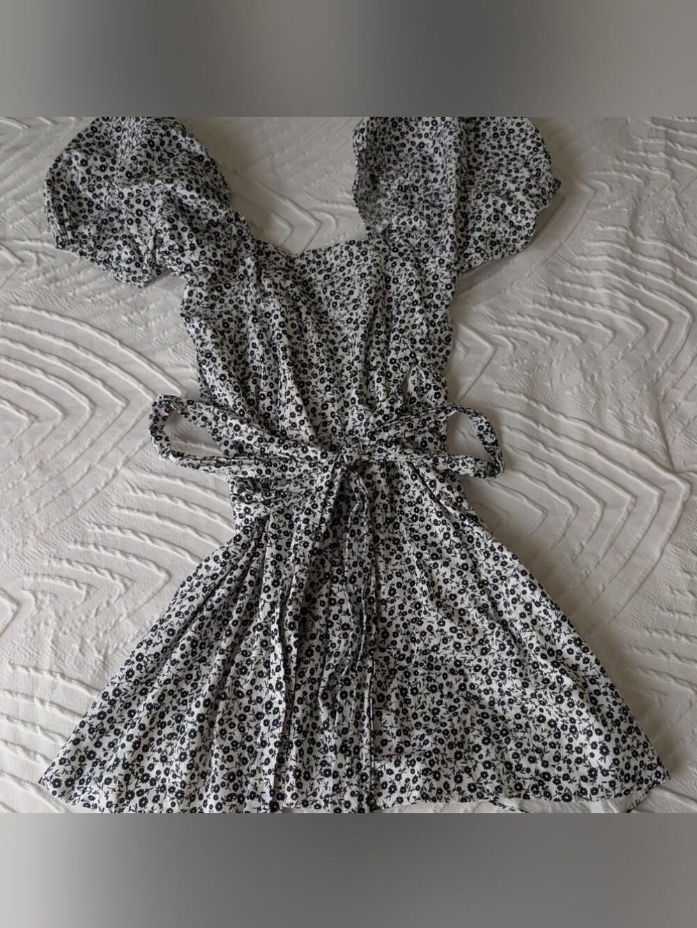 Black and White Floral Tie-Waist/Wrap Sundress
